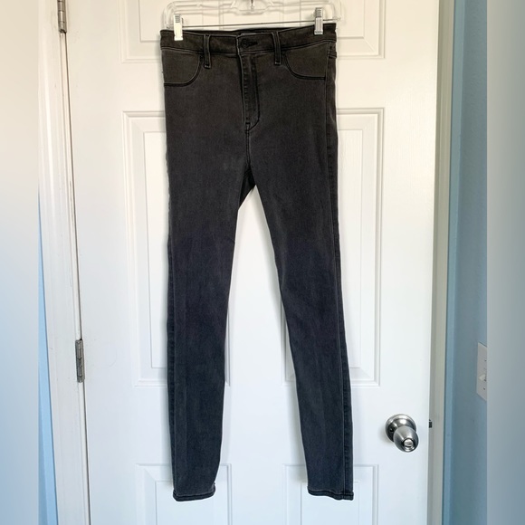 Abercrombie & Fitch Denim - Abercrombie and Fitch Simone high rise Grey Skinny Jeans